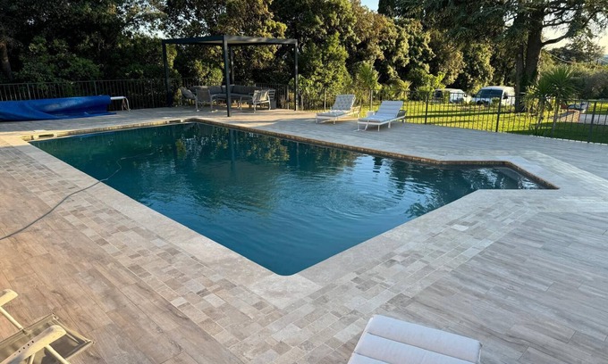 Morieres-les-Avignon House | Outbuilding house