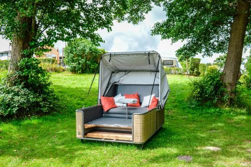 Belau House | Outdoor Lounge am Belauer See mit Seezugang