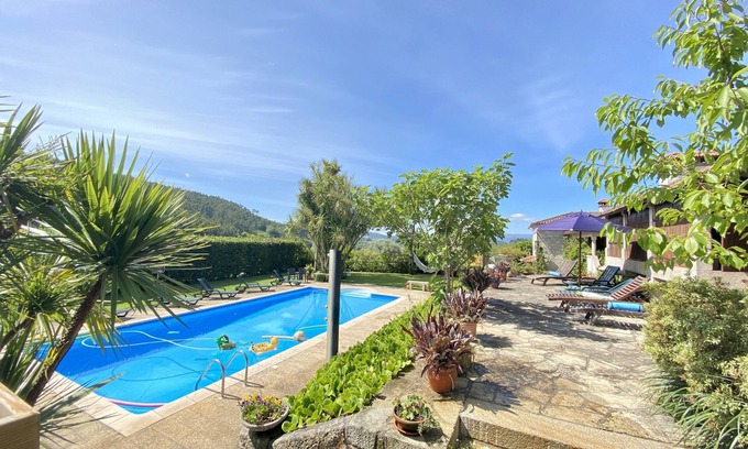 Paredes de Coura Cottage | Outeirinho House (Full house)