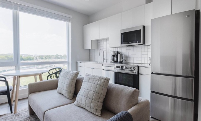Revere Apartment | Outstanding Revere Studio w/EV Charging, Pool, Gym & W/D, by Blueground