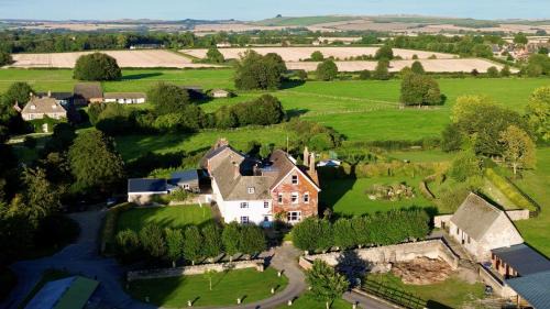 Wroughton Bed & Breakfast | Overtown Manor Bed and Breakfast