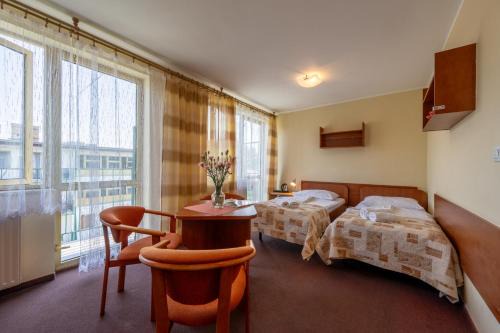 Darlowo Resort | OW Carbo Dąbki - w sąsiedztwie lasu i jeziora