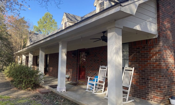 Oxford House | OXFORD CITY LIMITS PRIVATE HOME THAT YOU WILL LOVE!