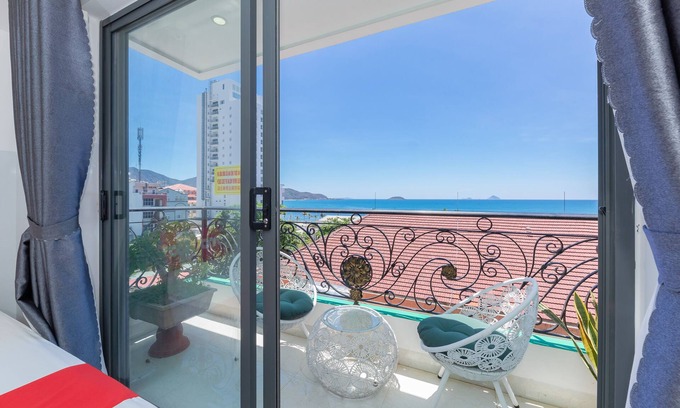 Vinh Hai Hotel | OYO 1028 Flower House Apartment
