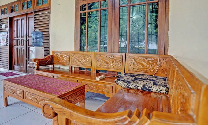 Banyuwangi Hotel | OYO 2668 Villa Kusuma ResidenceNearRSI Fatimah Banyuwangi