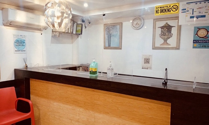 Guadalupe Nuevo Hotel | OYO 888 City Stay Inns Fortview BGC