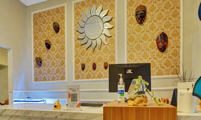 Klojen Hotel | OYO 90793 Btc Guest House Syariah