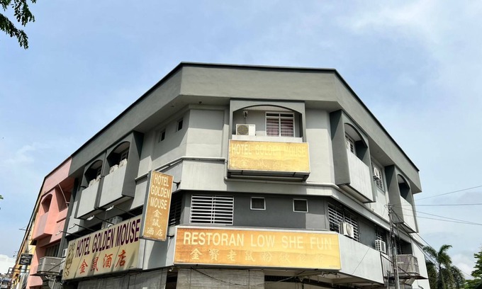 Pasir Puteh Baharu House | OYO 90994 Hotel Golden Mouse