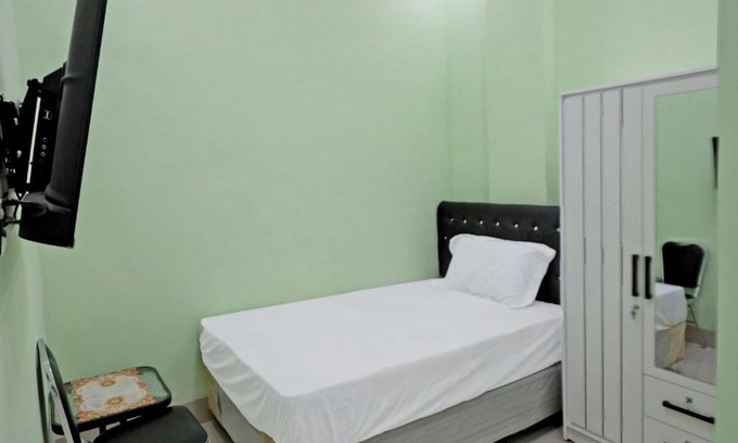 Makassar Hotel | OYO 93059 Homestay Zafirah