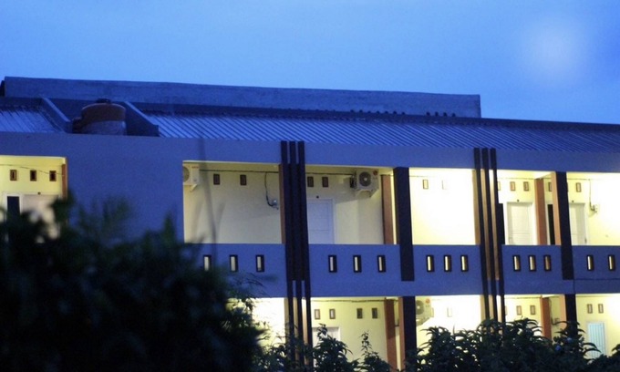 Watampone Hotel | OYO 93735 Pondok Zamzam Near Taman Arung Palakka, Bone