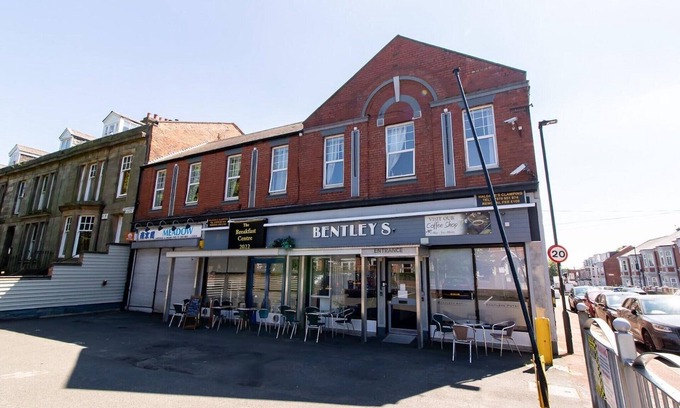 Newcastle-upon-Tyne Apartment | OYO Bentleys Hotel One Bed Room Apartment 2 Guest