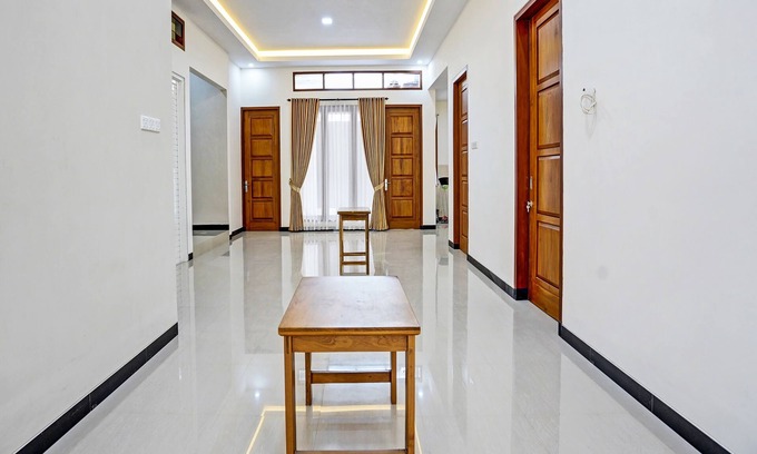 Banyuwangi Hotel | OYO Ipeda Family Residence 2