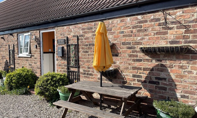 Stockton-on-Tees Hotel | OYO Yarm Cottages