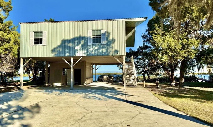 Crystal River House | Ozello Coastal Lodge | Water Front | Dogs OK | Sleeps 6