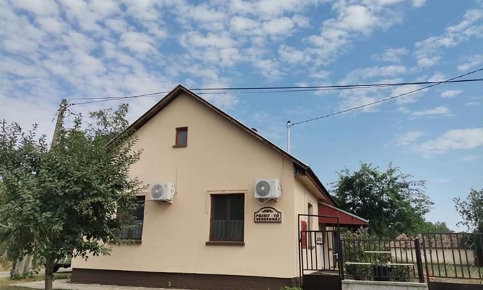 Bekesszentandras Apartment | Pázsit-tó Vendégház