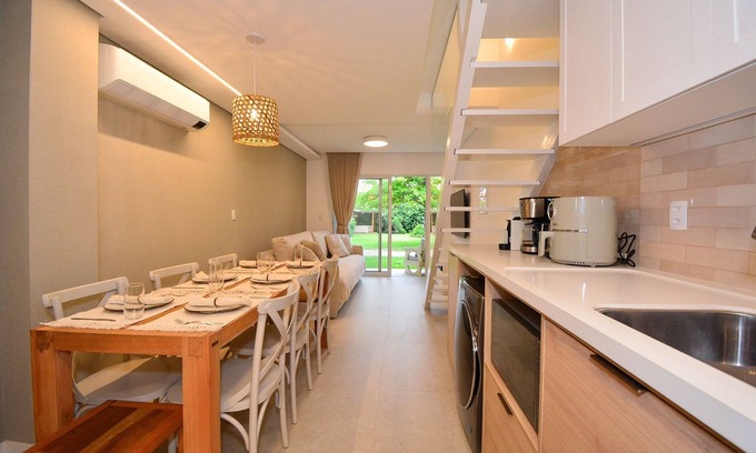 Armacao House | Pé na Areia Encanto da Armação - SDI011