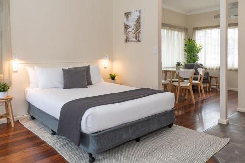 Forster Hotel | Pacific Motel 05