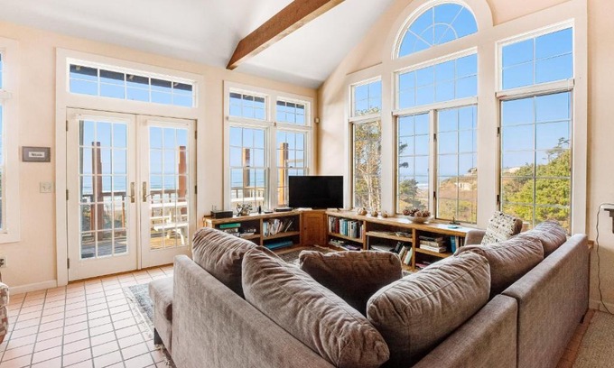 Arch Cape House | Pacific Ocean View Lodge