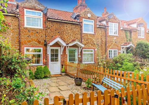 Dersingham House | Paddington Cottage - Dersingham