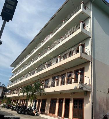 Nanai Road Hotel | Pailin Hill Hotel