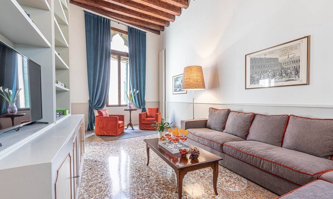 Dorsoduro Villa | Palazzetto Moonstone