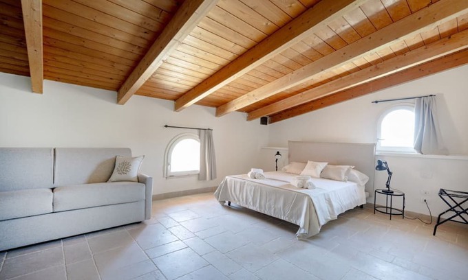 Municipio 1 Apartment | Palazzo della Torre 202 - Modern Historic Loft