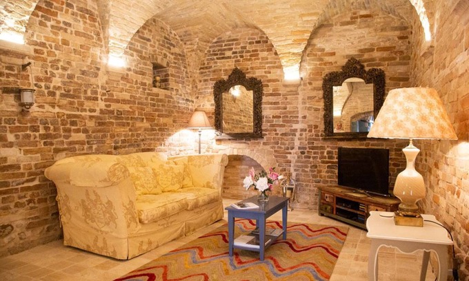 Petritoli Apartment | Palazzo Scarsini Apartment-14th century vaults - beautiful, unique and luxurious