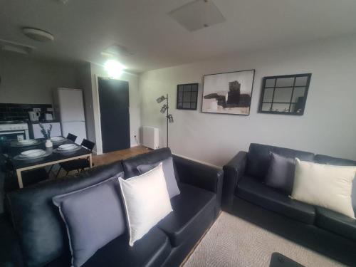 Sunderland Apartment | Pallion 4BR House