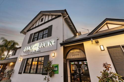 North Wagga Wagga Hotel | Palm and Pawn Motor Inn