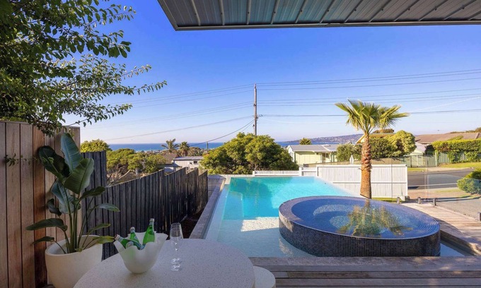 Dromana House | Palmira Retreat | Pool, Spa & Views