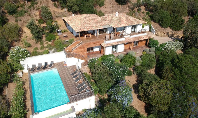 Hameau de Palombaggia Villa | Palombaggia: PALOMBAGGIA VUE GRANDIOSE VILLA avec PISCINE à débordement