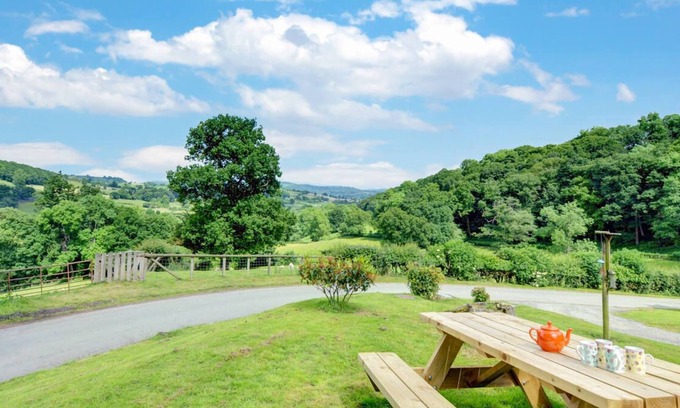 Kingswood House | Pandy Barn in the beautiful Welshpool