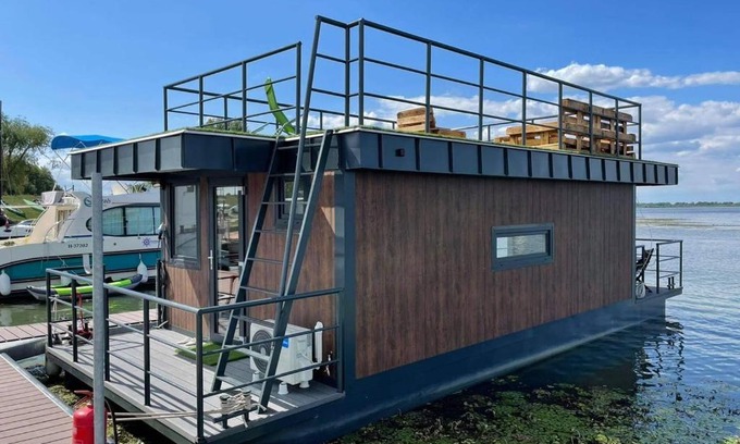 Abadszalok Apartment | Panoráma Úszóház 1