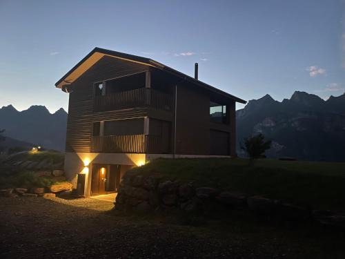 Flums Apartment | Panoramawohnung in 2-Fam-Haus - Nichtraucher, KEINE Haustiere