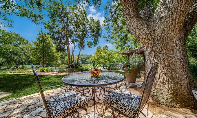 Blanco House | Panoramic river view and river access, walk to town for dining, music, shopping!