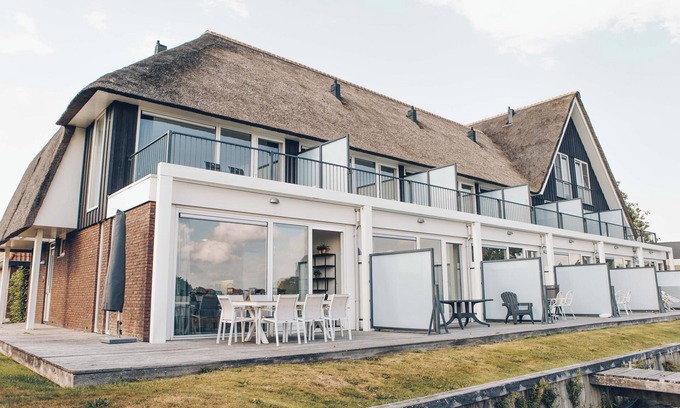 Heeg House | Panoramic view and space for the whole family