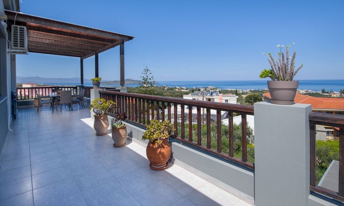Galatas House | Panoramic views over the sea! fully equipped maizonatte suitable for families!!