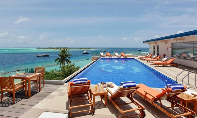 Thulusdhoo Island Resort | Paradise 4* Hotel - Rooftop Pool - Exec. Suite