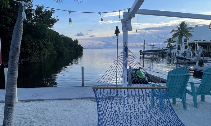 Key Largo RV Rental | Paradise Casa Bayfront sunsets, pool, Private dock, Glamping