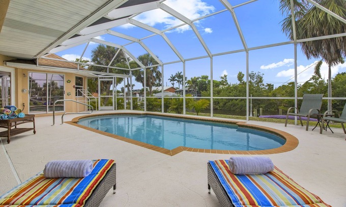 Charlotte Park House | Paradise Palms