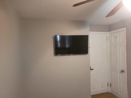 Collingdale House | Paradise Retreat by the Airport