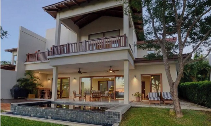 Tola Villa | Paradise Retreat Oceanview Villa!