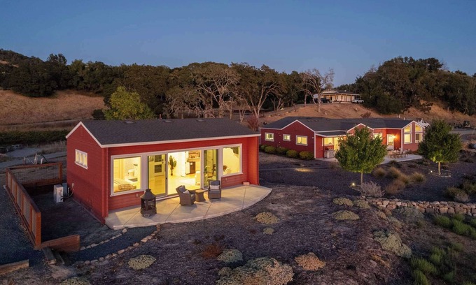 Santa Rosa House | Paradise Ridge Vineyard Retreat - Hot Tub & Views