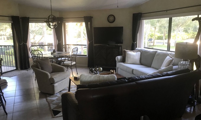 Naples Condo | Paradise spoken at prestigious Eagle Creek Golf and Country Club!