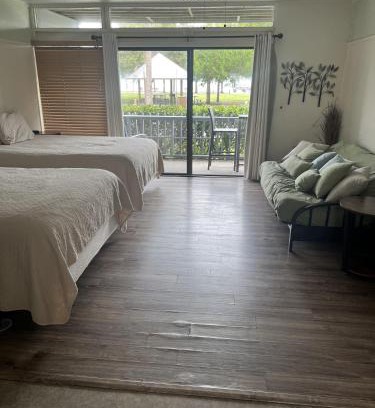 Cedar Key Apartment | Park Place unit 128