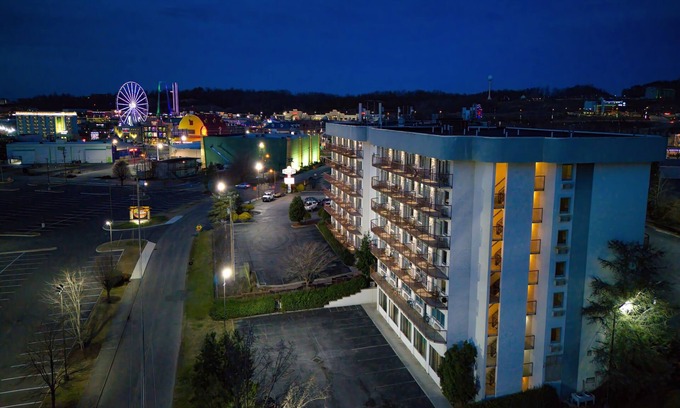 Pigeon Forge Hotel | Park Tower Inn