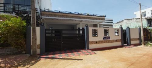 Arunagiri Nagar House | Park View Villa