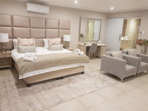 Langenhoven Park House | ParkHill Luxury Accommodation