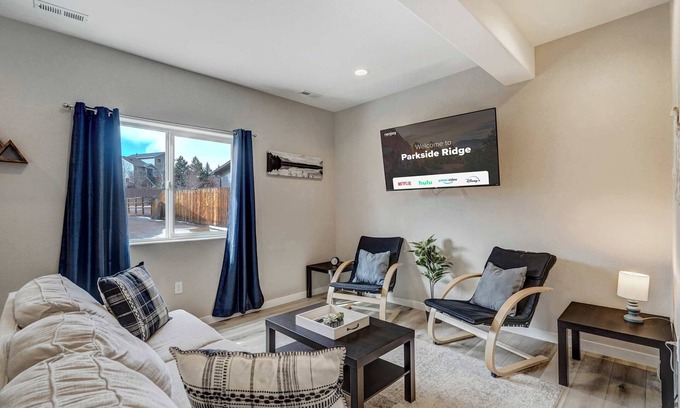 Monument House | Parkside Ridge! Cozy Escape w/Hot Tub & Views
