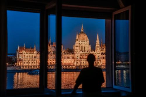 Vizivaros Apartment | Parliament Panorama